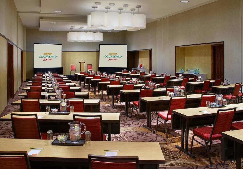 Hotel Courtyard By Marriott Calgary Airport Esterno foto