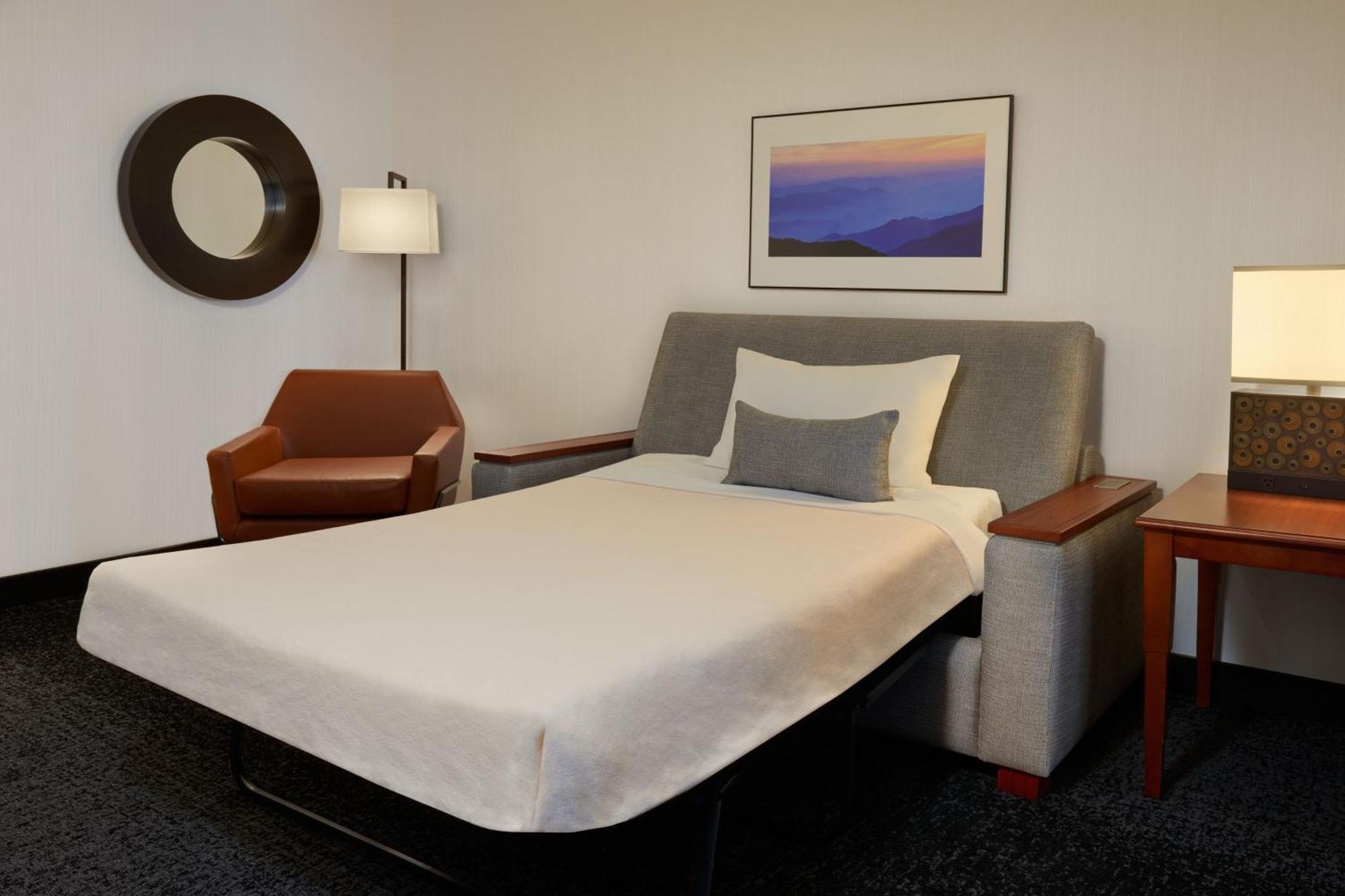 Hotel Courtyard By Marriott Calgary Airport Esterno foto