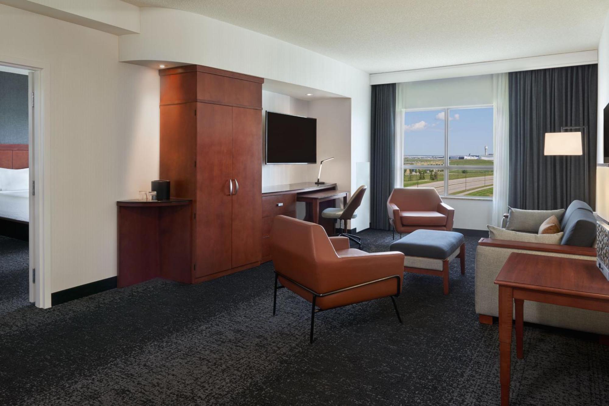 Hotel Courtyard By Marriott Calgary Airport Esterno foto