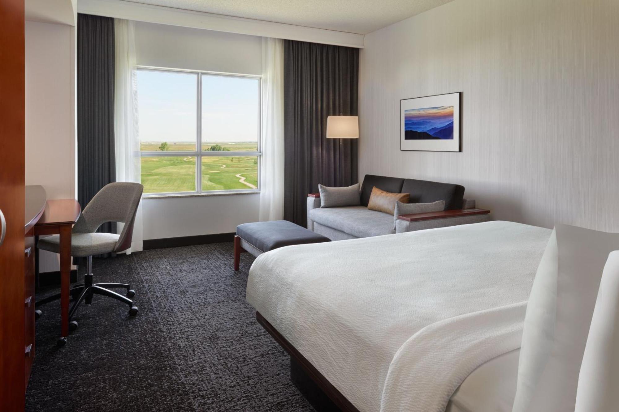 Hotel Courtyard By Marriott Calgary Airport Esterno foto