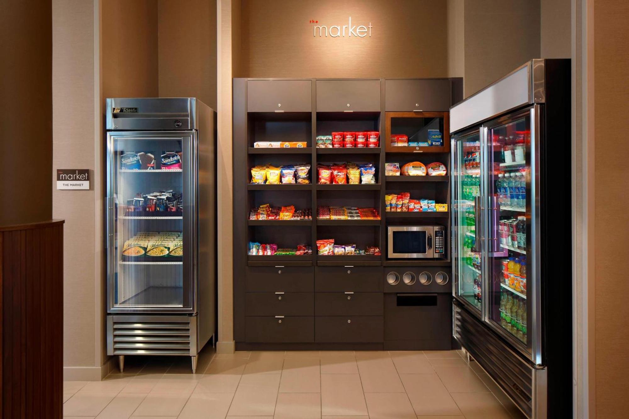 Hotel Courtyard By Marriott Calgary Airport Esterno foto
