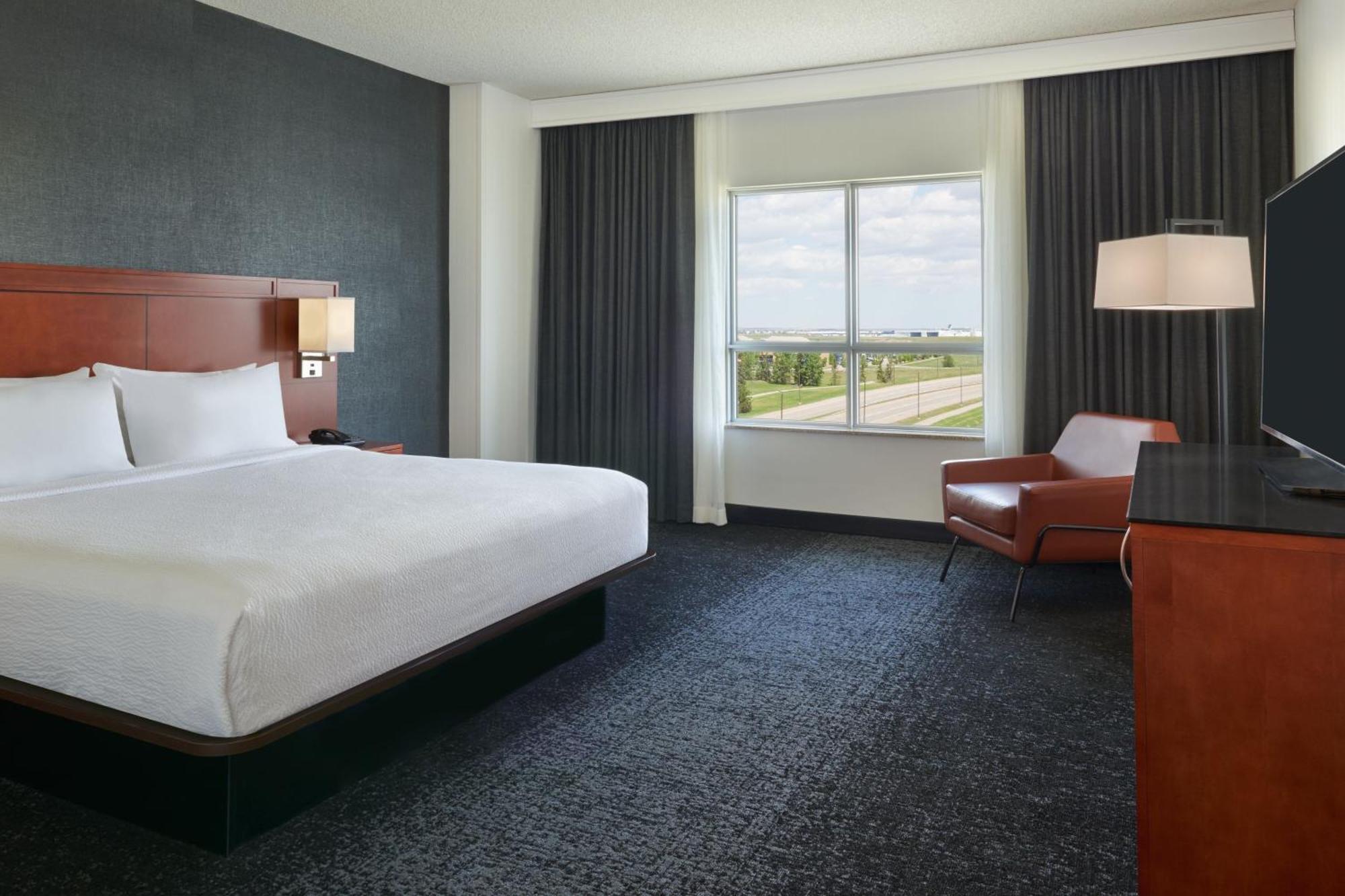 Hotel Courtyard By Marriott Calgary Airport Esterno foto