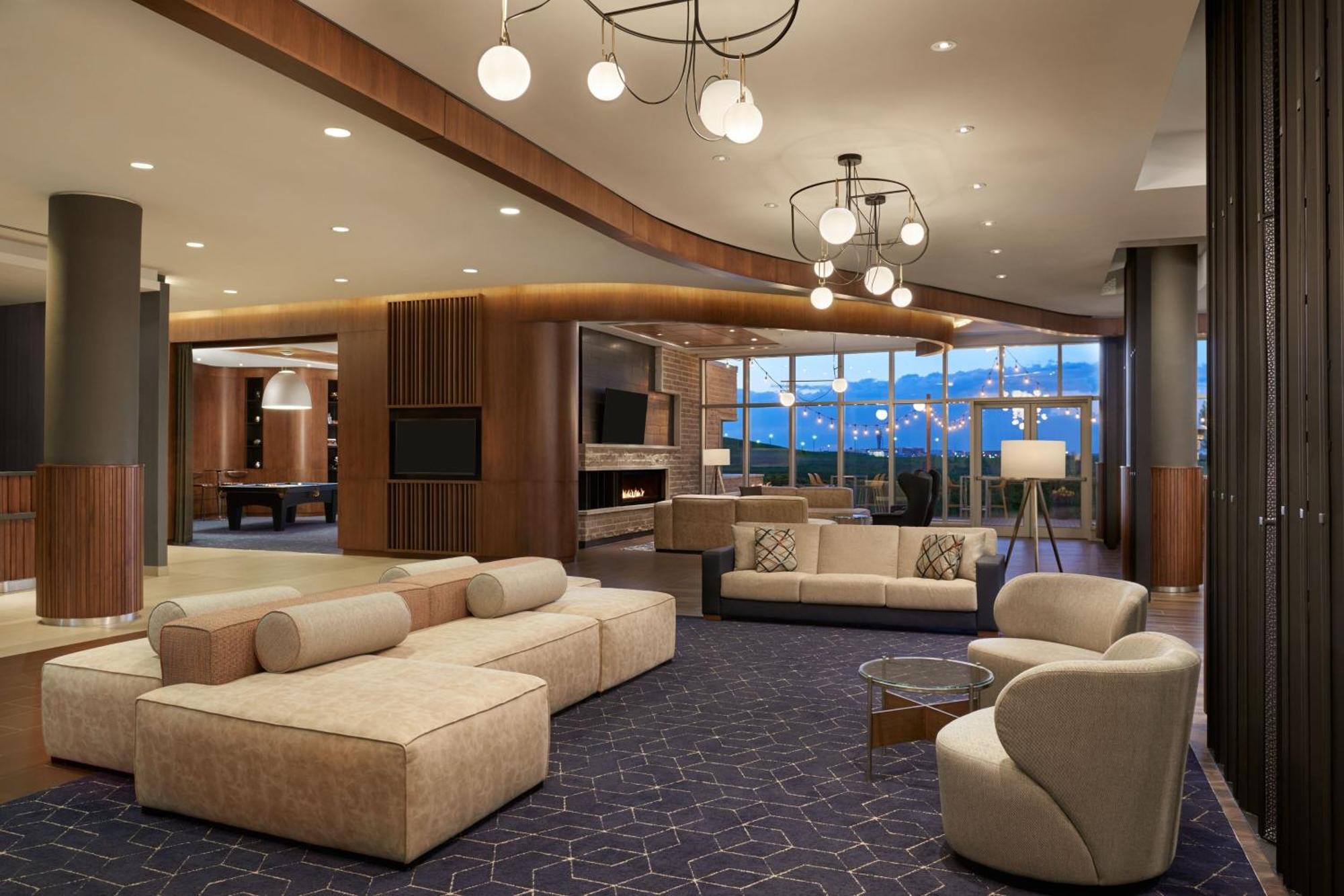 Hotel Courtyard By Marriott Calgary Airport Esterno foto