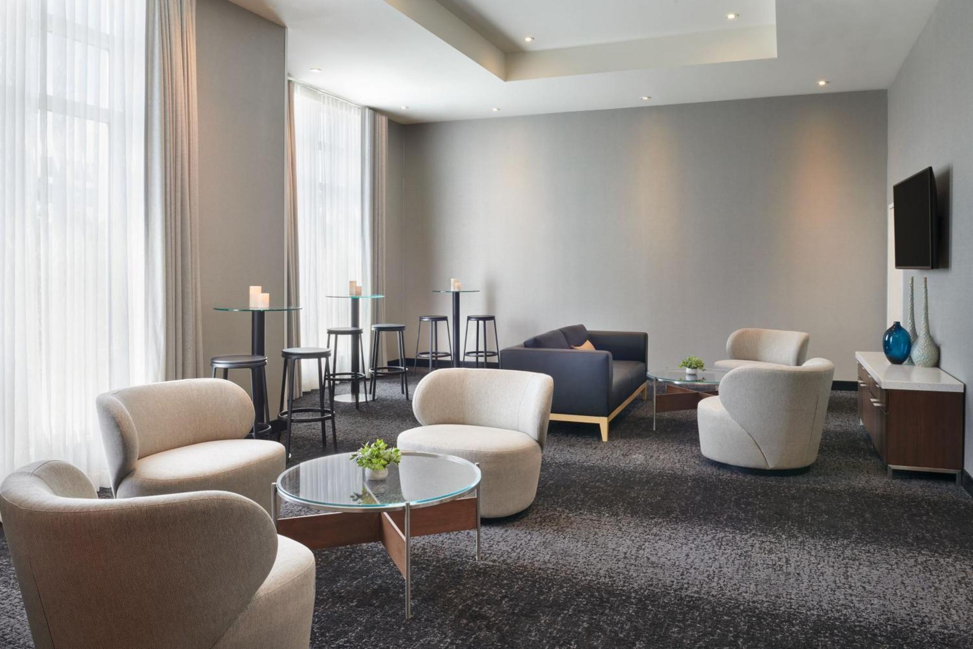 Hotel Courtyard By Marriott Calgary Airport Esterno foto