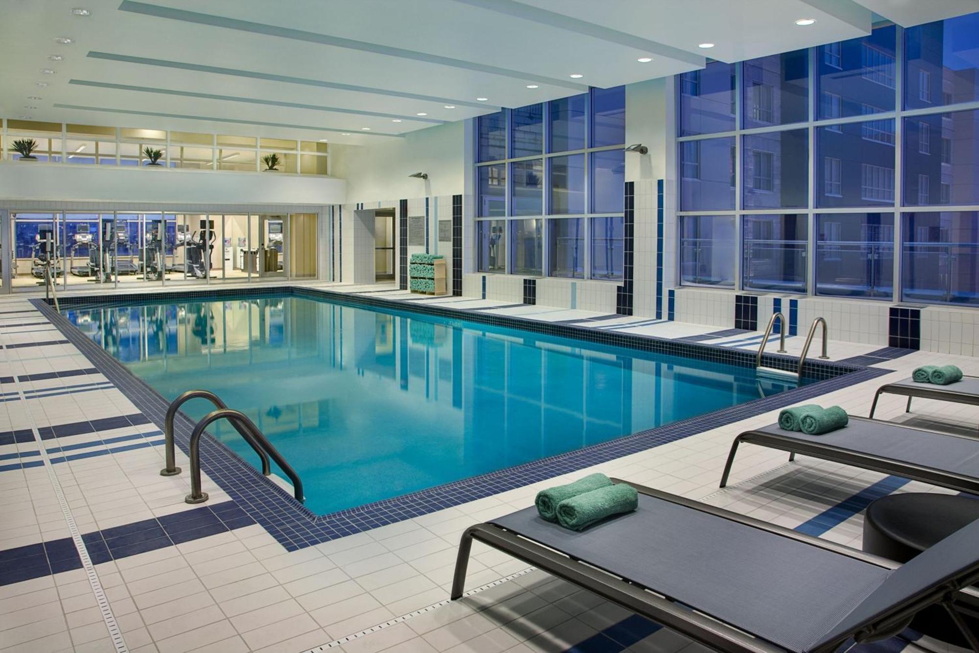 Hotel Courtyard By Marriott Calgary Airport Esterno foto
