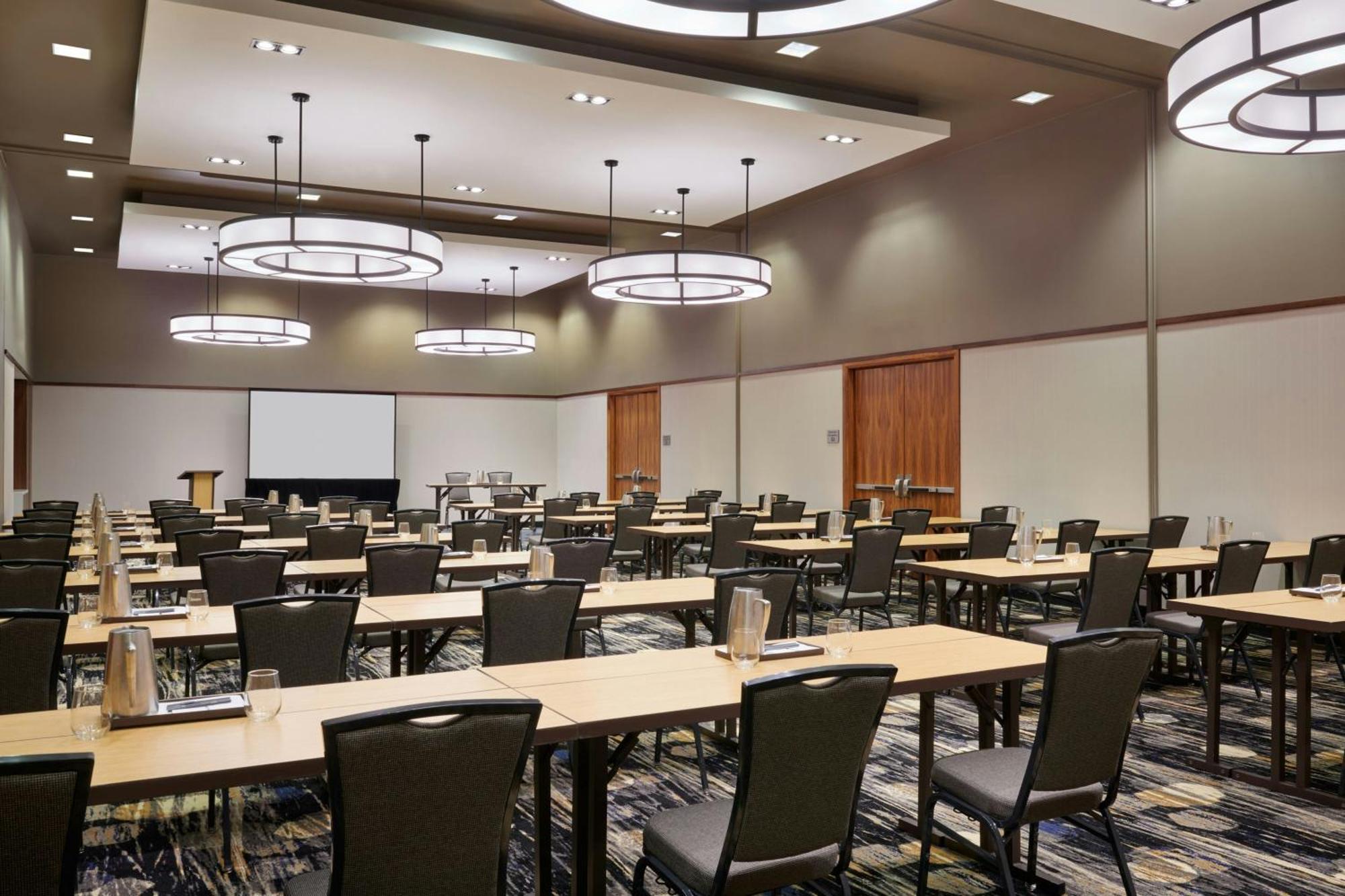 Hotel Courtyard By Marriott Calgary Airport Esterno foto